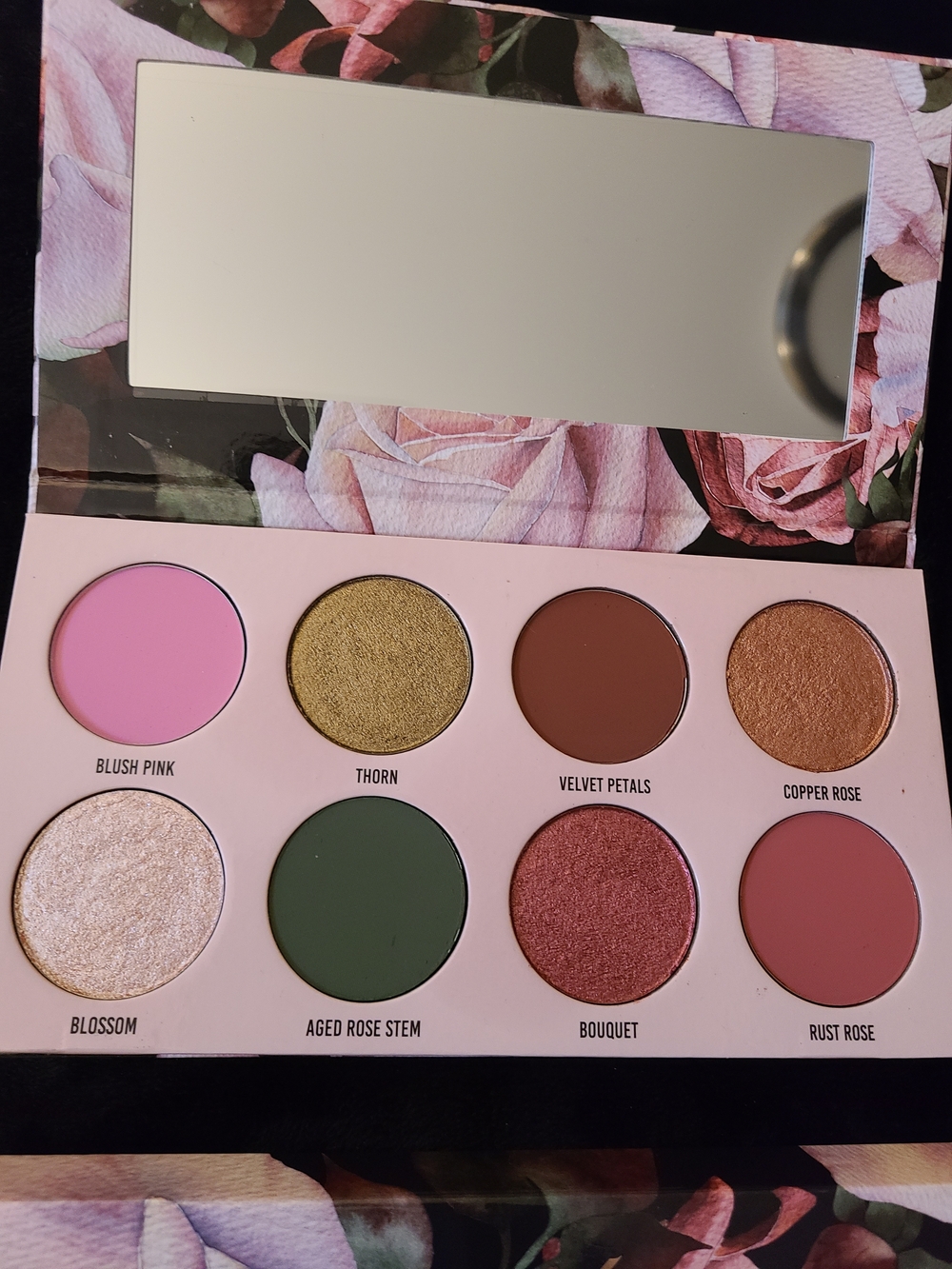Give Me Glow Vintage Rose Eyeshadow Palette